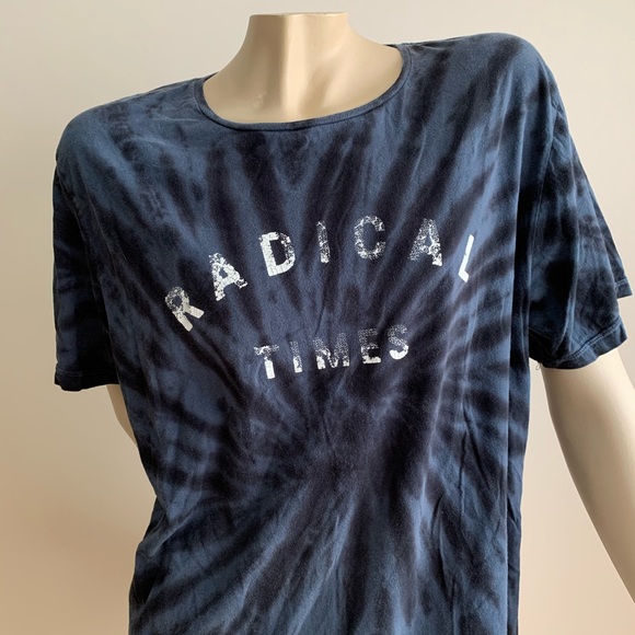 🦋✨ 2/15$ TOPS ✨🦋 Quicksilver tie dye “radical times” shirt - Picture 1 of 4